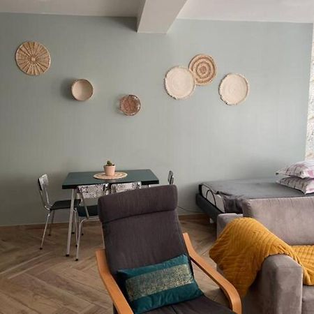 F2 Rez De Chaussee O Meuble De Pithiviers Bagian luar foto