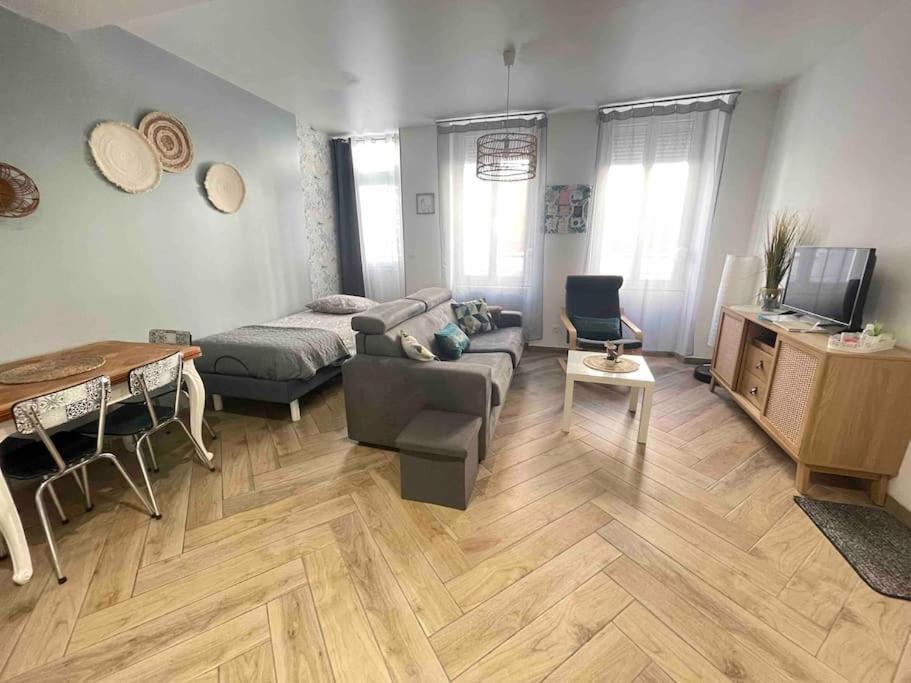 F2 Rez De Chaussee O Meuble De Pithiviers Bagian luar foto